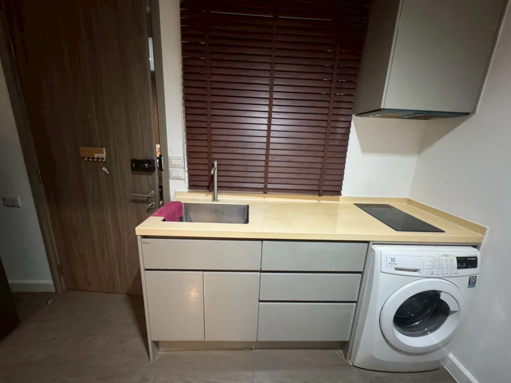 For rent: A Space ID Asoke–Ratchada, ready to move in, complete in one place, just bring your bags and move in. Don't miss out!