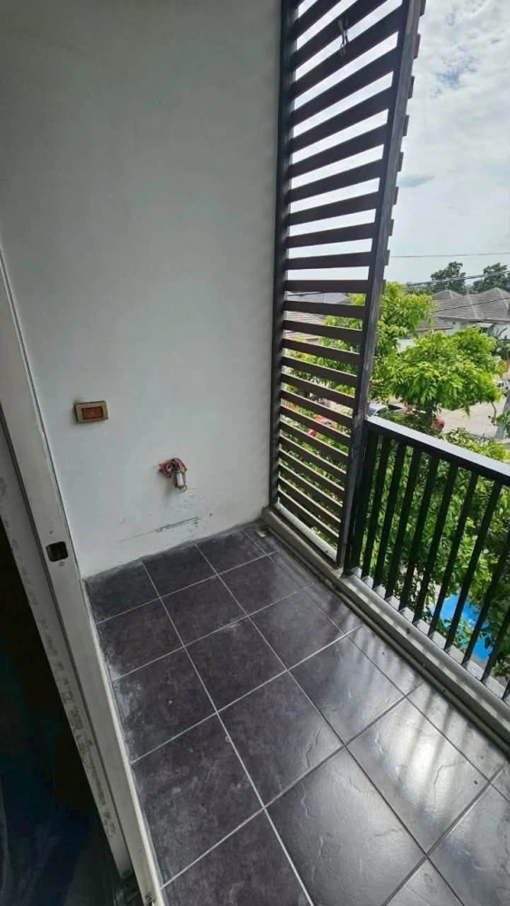 For rent: A Space Kaset, 4th floor unit with unobstructed view and spacious living area. Don't miss out!