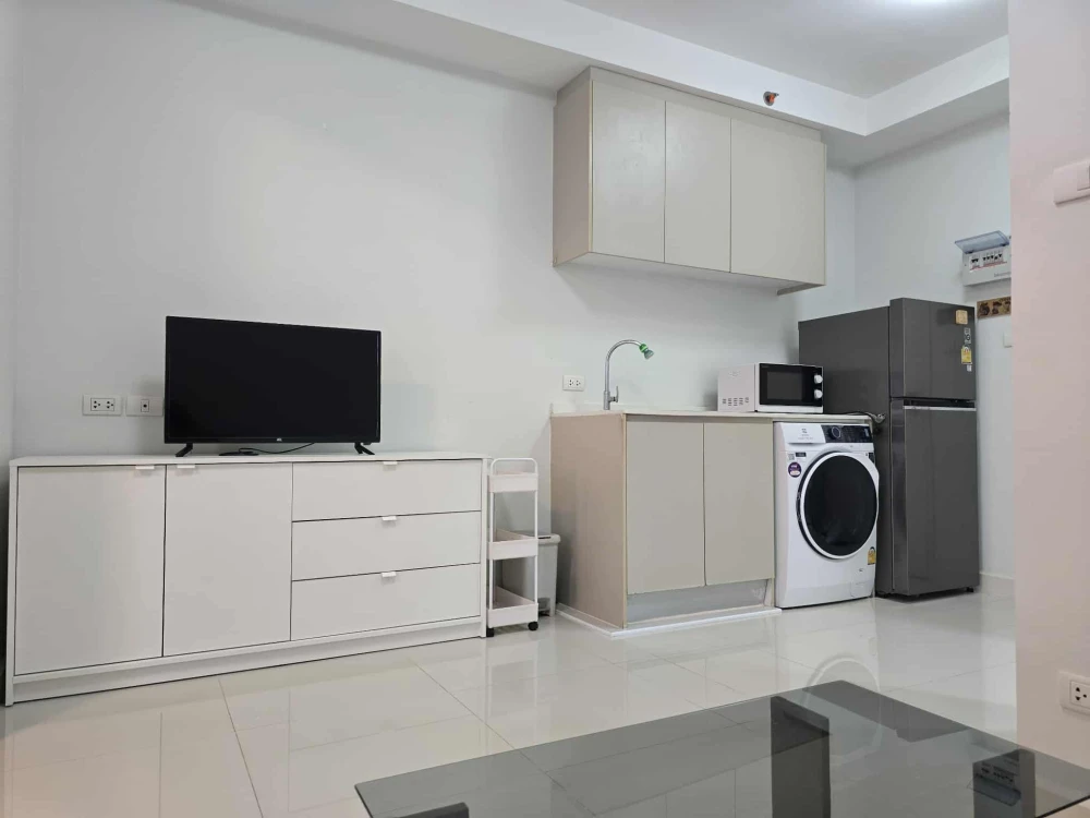 For rent: A Space Me Bangna, 1 bedroom, 1 bathroom, fully furnished, including washing machine. Don't miss out!