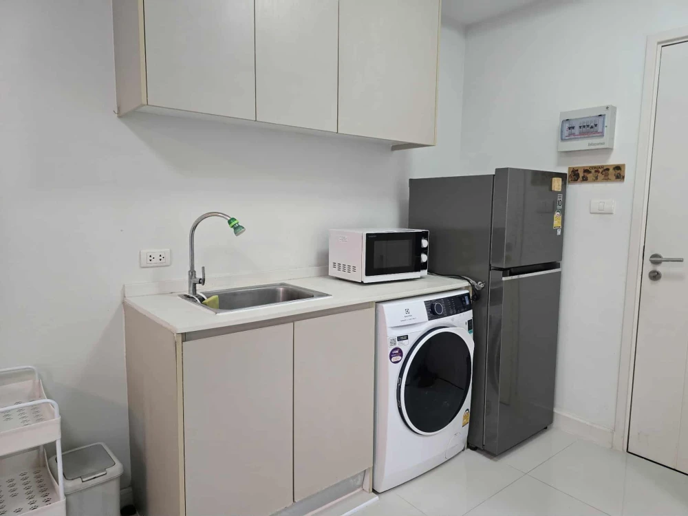For rent: A Space Me Bangna, 1 bedroom, 1 bathroom, fully furnished, including washing machine. Don't miss out!