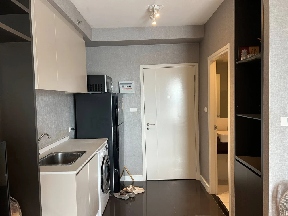 For rent: A Space Me Bangna, a room on a very high floor, fully furnished with appliances. The actual room is beautiful and exactly as shown in the pi