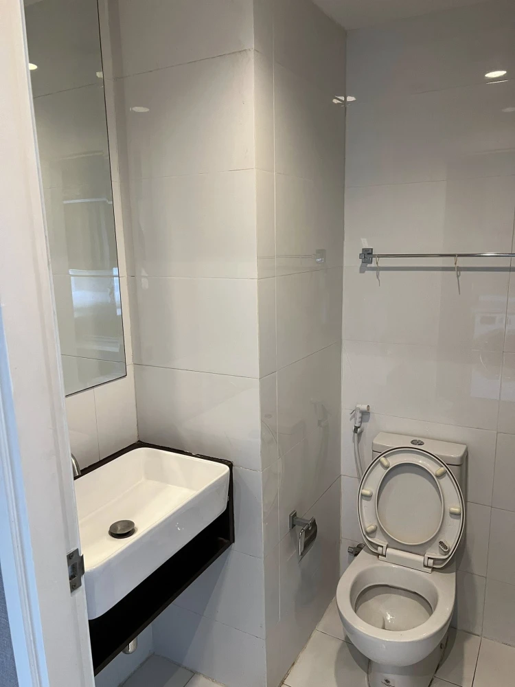 For rent: A Space Me Bangna, a room on a very high floor, fully furnished with appliances. The actual room is beautiful and exactly as shown in the pi