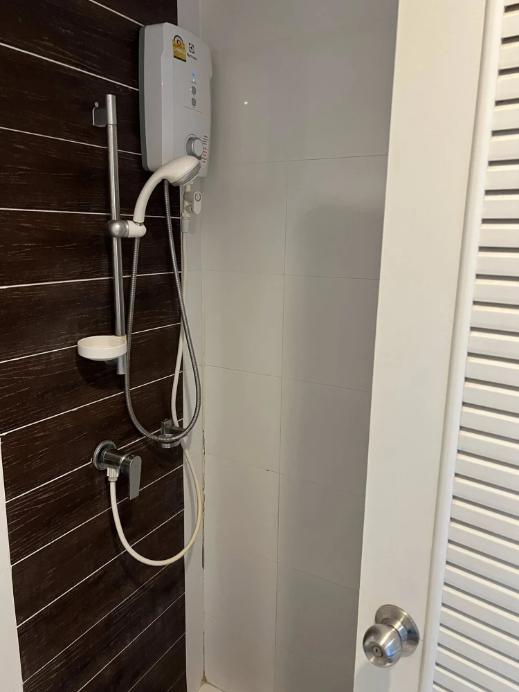 For rent: A Space Me Bangna, a room on a very high floor, fully furnished with appliances. The actual room is beautiful and exactly as shown in the pi