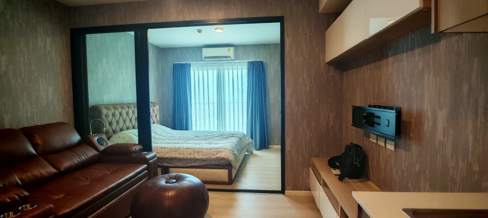 For rent: A space Mega, 1 bedroom, 1 bathroom, decorated in a controlled tone, comes with complete furniture, just bring your bags and move in.