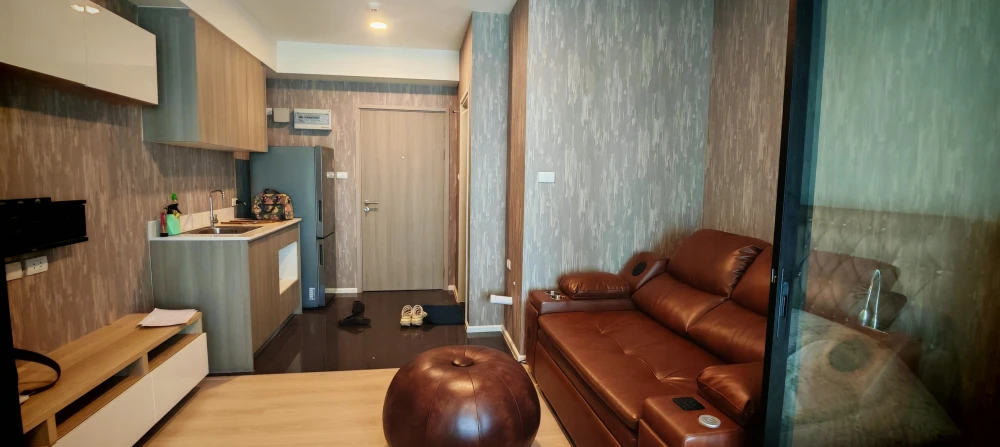 For rent: A space Mega, 1 bedroom, 1 bathroom, decorated in a controlled tone, comes with complete furniture, just bring your bags and move in.