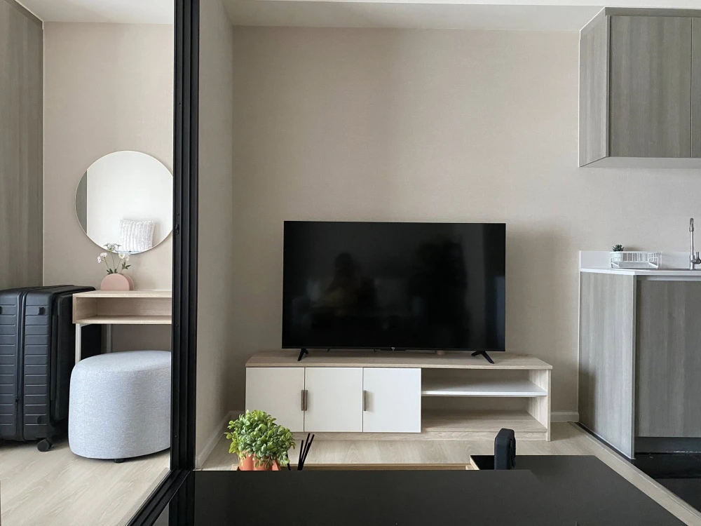For rent: A Space Mega 2, 15th floor, fully furnished, nice to live in. If interested, hurry and reserve now. Don't miss out. Urgent!