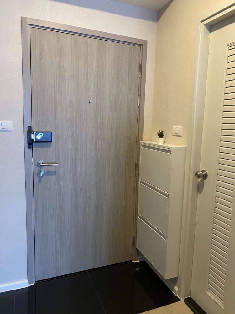 For rent: A Space Mega 2, 15th floor, fully furnished, nice to live in. If interested, hurry and reserve now. Don't miss out. Urgent!