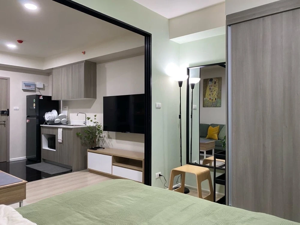 For rent: A Space Mega 2, 15th floor, beautiful room, fully furnished, ready to move in. If interested, hurry and reserve now.