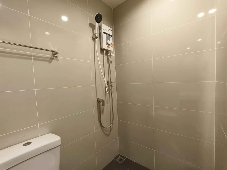 For rent: A space Mega 2, 25th floor, very high, great city view, fully decorated, ready to move in.