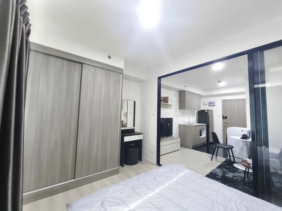 For rent: A space Mega 2, 25th floor, very high, great city view, fully decorated, ready to move in.