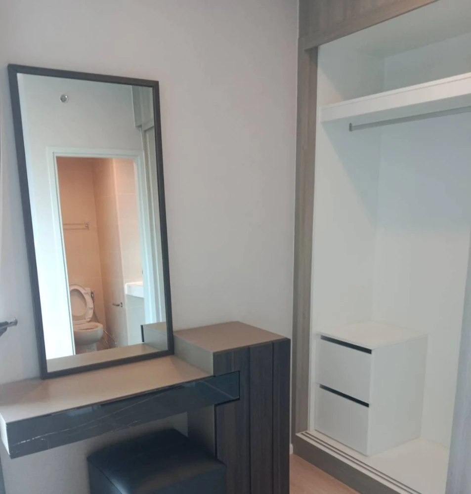 For rent: A Space Mega 2, spacious room with lots of usable space, 14th floor, fully furnished. Good like this, hurry and reserve now!