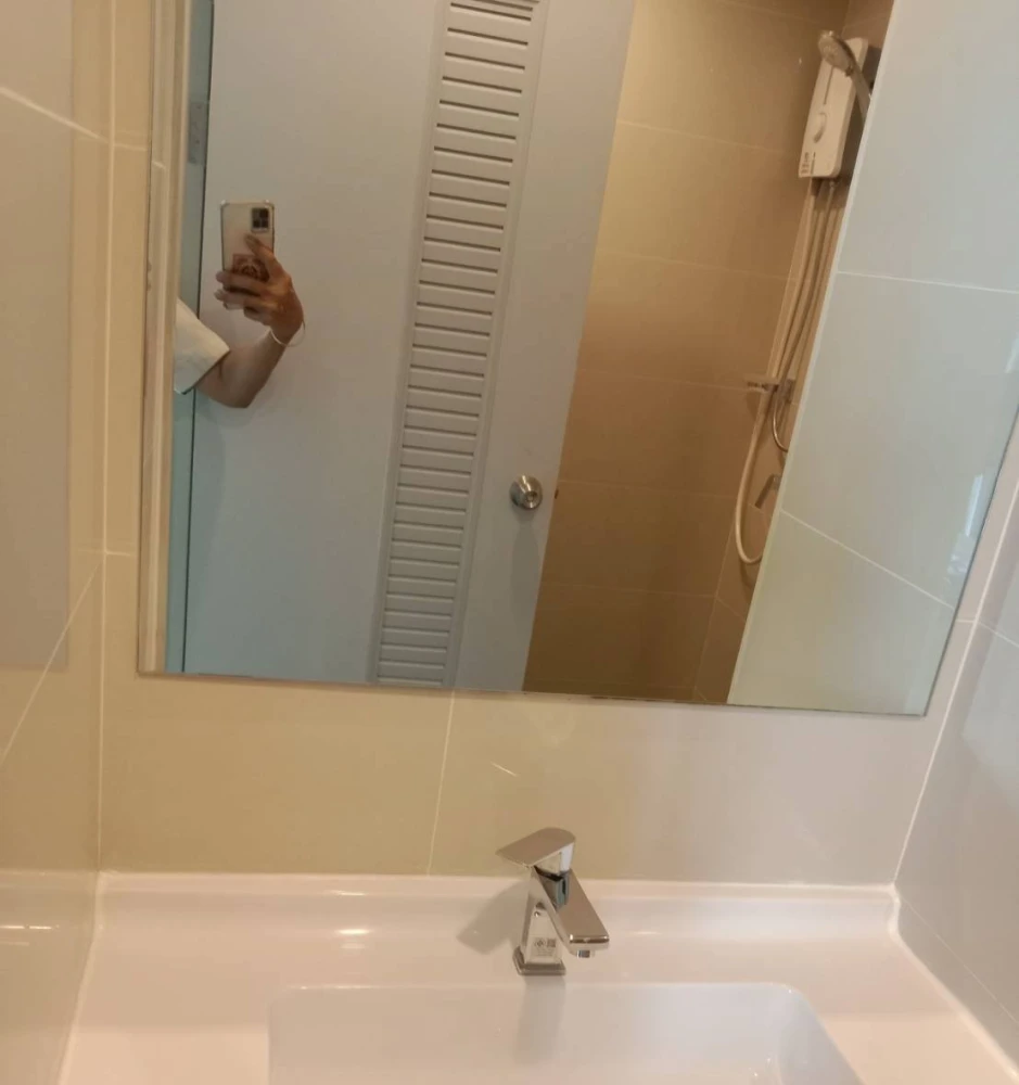 For rent: A Space Mega 2, spacious room with lots of usable space, 14th floor, fully furnished. Good like this, hurry and reserve now!