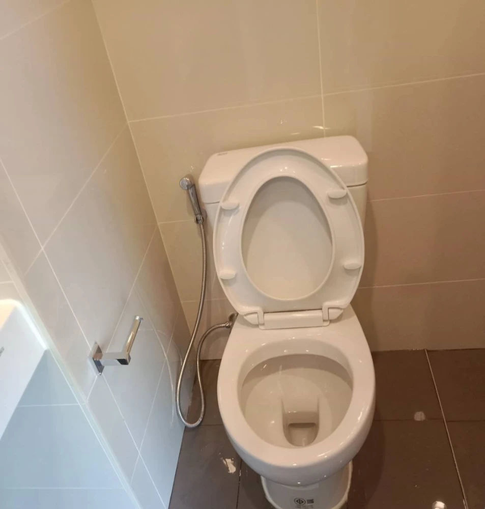 For rent: A Space Mega 2, spacious room with lots of usable space, 14th floor, fully furnished. Good like this, hurry and reserve now!