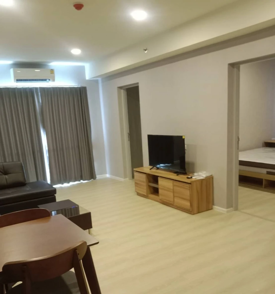 For rent: A Space Mega 2, spacious room with lots of usable space, 14th floor, fully furnished. Good like this, hurry and reserve now!