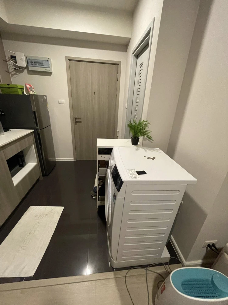 For rent: A space Mega, a nice room, good location, comes with complete furniture and electrical appliances, just bring your bags and move in.