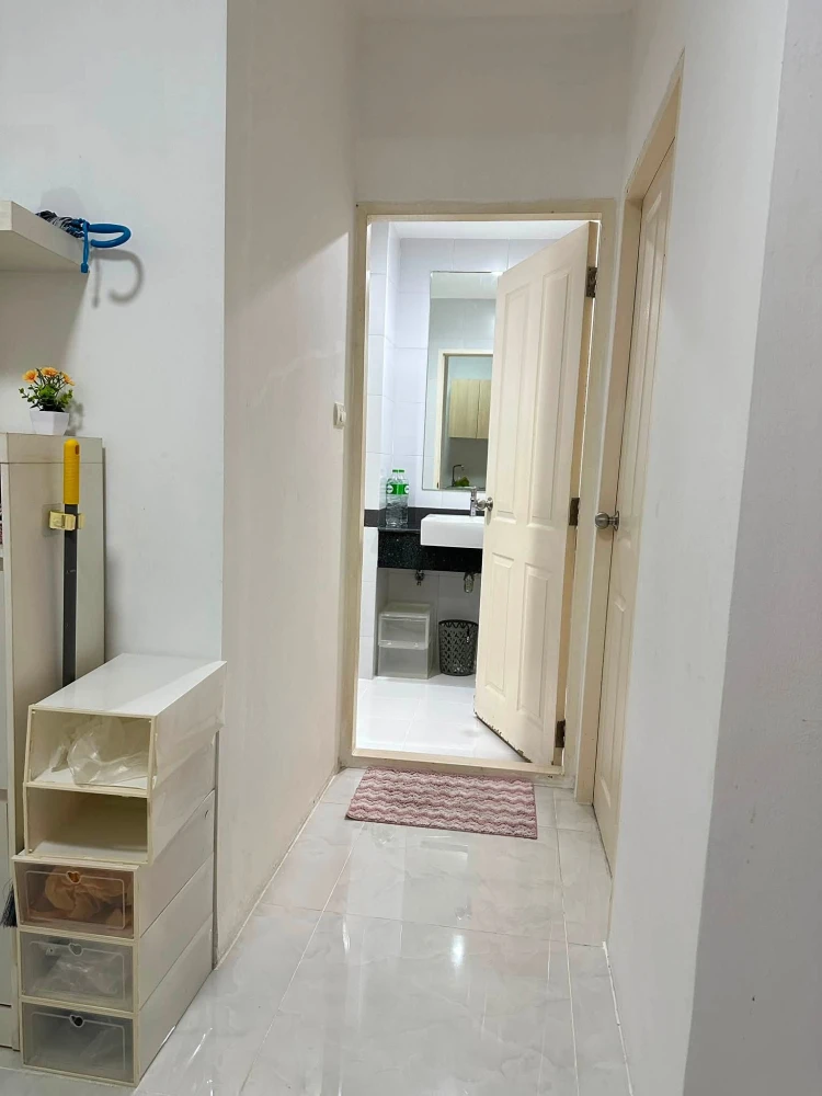 For rent: A Space Sukhumvit 77. Spacious room at an amazing price. Garden view, cool room, large balcony. Don't miss out!