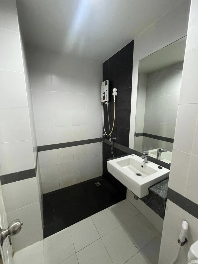 For rent: A Space Sukhumvit 77, studio room, decorated in a theme, comes with complete furniture and appliances. Reserve now!