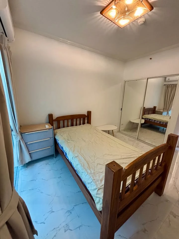 ให้เช่า A space อโศก-รัชดา ชั้นล่าง (Ground Floor) มีประตูออกสู่ระเบียงและสวนส่วนตัว อยู่ใกล้สระว่ายน้ำ 50 เมตร จองเลย