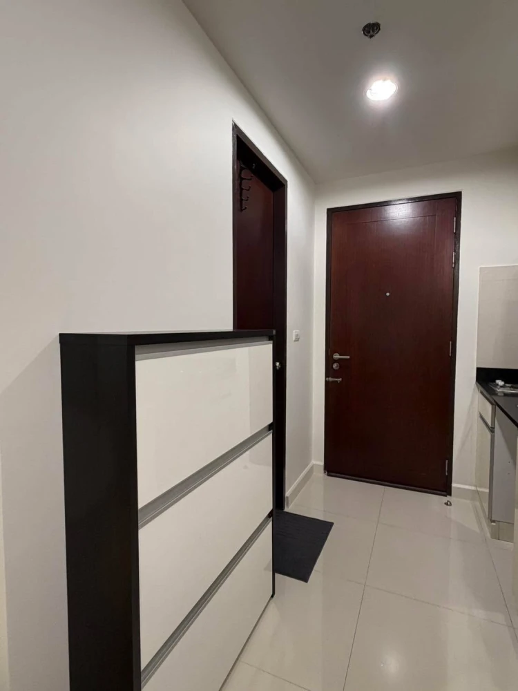 Condo for rent at Abstract Phahonyothin Park. Spacious and comfortable room with complete separation of spaces. Ready to move in.