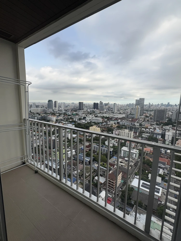 Abstract Phahonyothin Park for rent, very high floor, fully furnished, spacious area, very comfortable, hurry and reserve now.