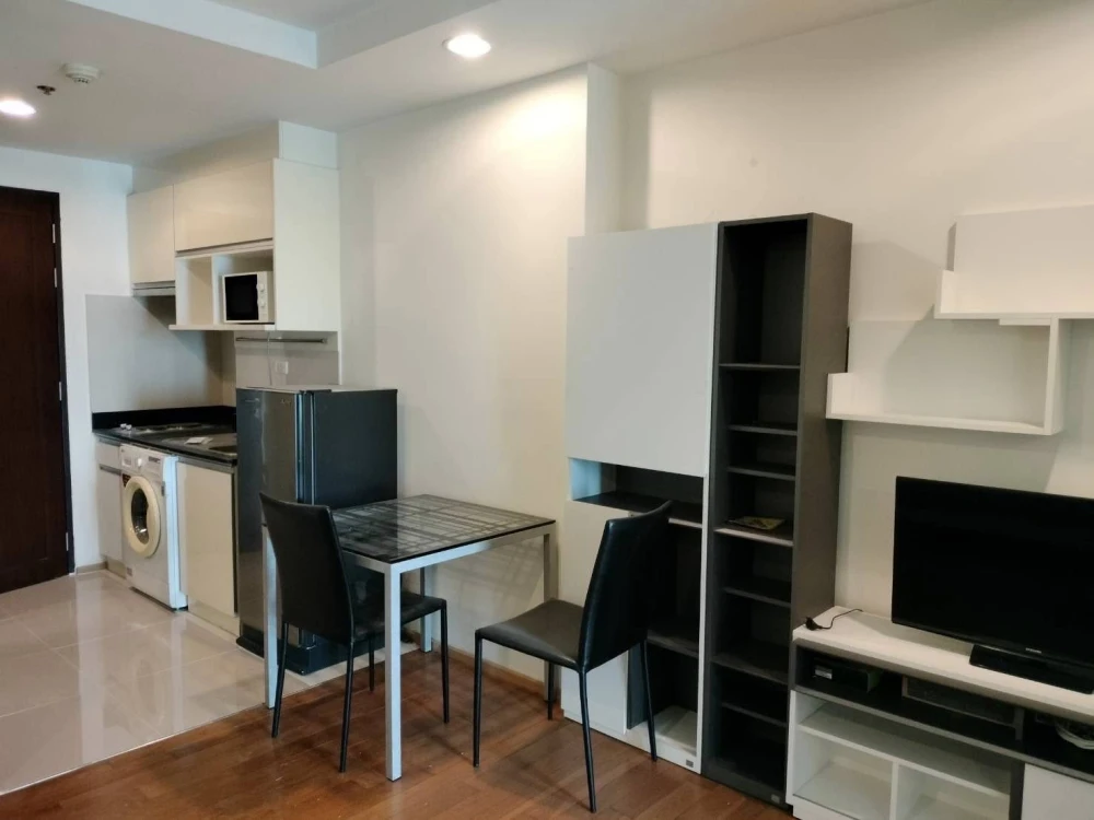 For rent: Abstracts Phahonyothin Park, Building A, 19th floor (great, unblocked view). Spacious and comfortable living space. Don't miss out!