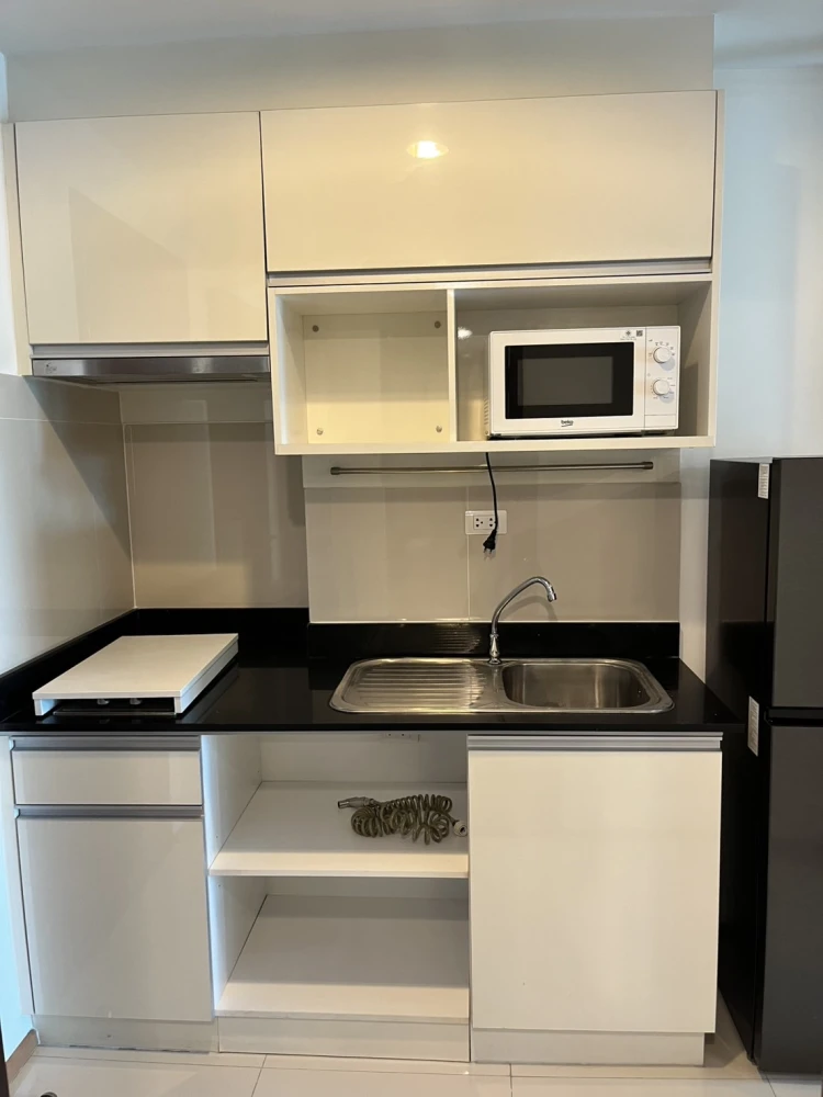 For rent: Abstracts Phahonyothin Park, furnished room, ready to move in, complete with furniture and electrical appliances. Come and reserve now.