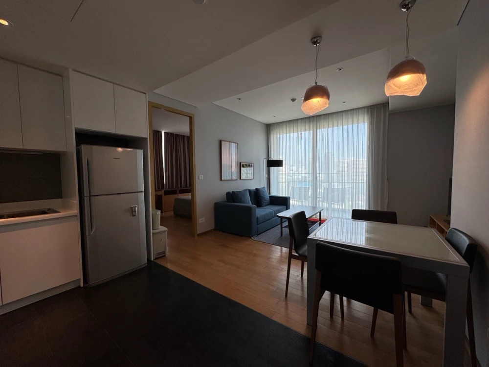 For rent: AEQUA Sukhumvit 49. Spacious and comfortable room, fully furnished. Book now!