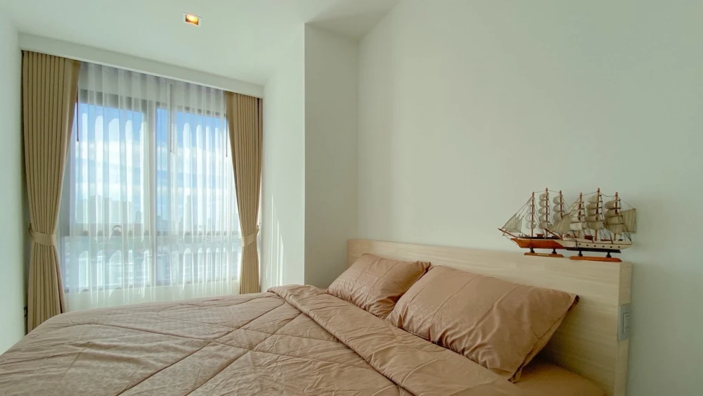 Aeras Condo for rent, corner unit offering privacy, spacious living area, and stunning sea views. You won't want to miss this!