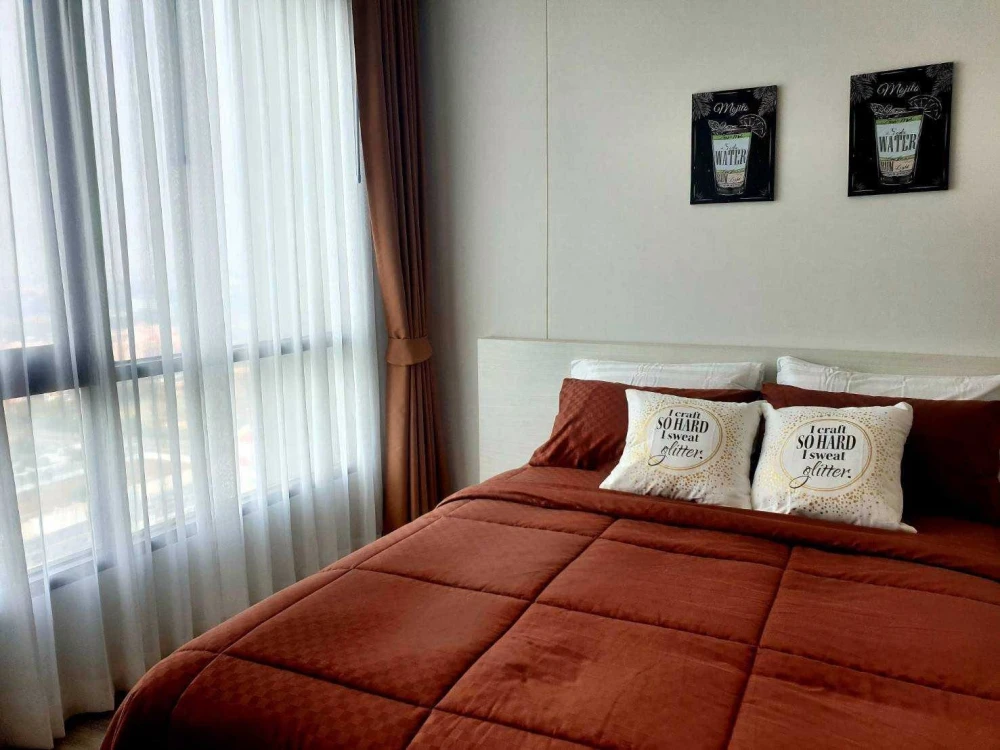 Aeras Condo for rent. Beautifully decorated unit with full furnishings in a great location. Just bring your suitcase and move in!