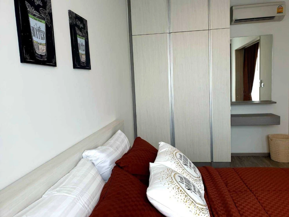 Aeras Condo for rent. Beautifully decorated unit with full furnishings in a great location. Just bring your suitcase and move in!