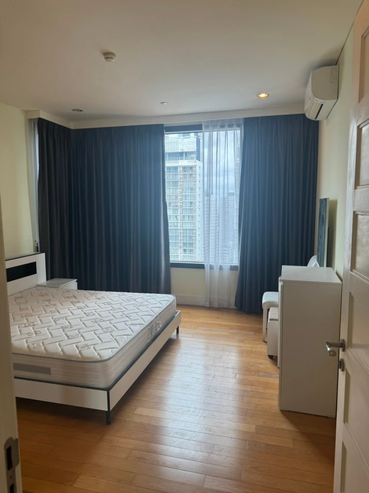For rent: Aguston Sukhumvit 22, 22nd floor, fully furnished unit. Very livable. Book now! (Quickly!)