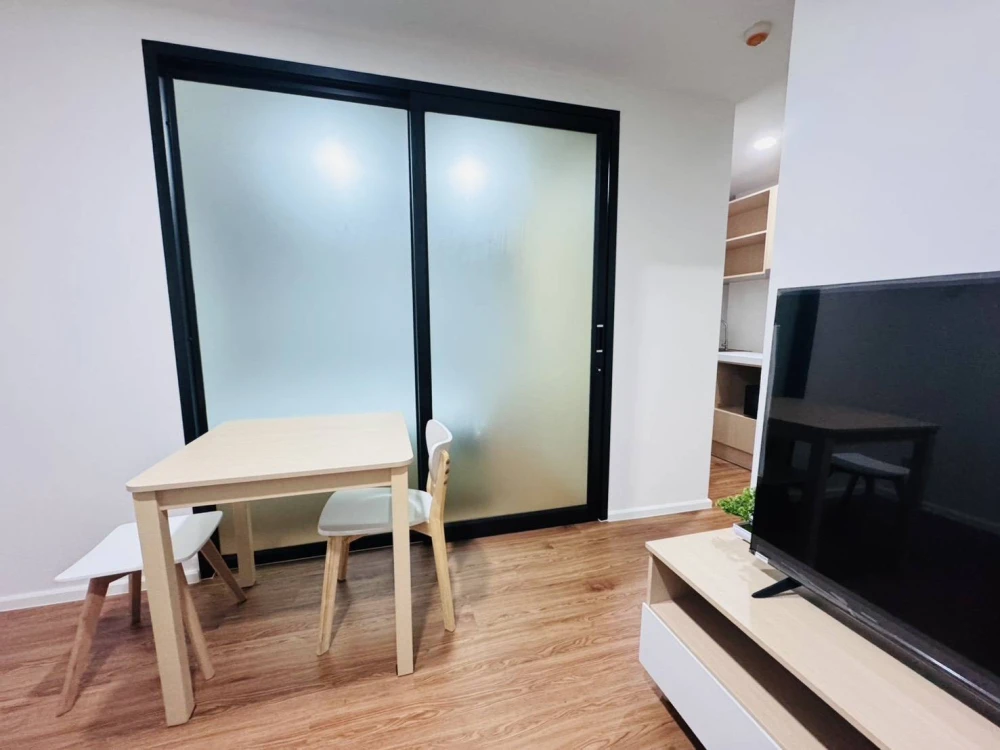 For rent: Alive Sukhumvit 76, 2nd floor, fully furnished unit, very livable. Book now! (Hurry!)