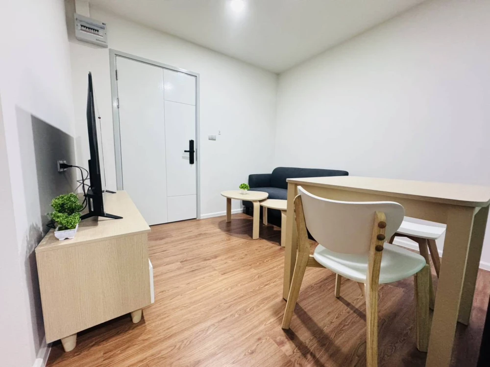 For rent: Alive Sukhumvit 76, 2nd floor, fully furnished unit, very livable. Book now! (Hurry!)