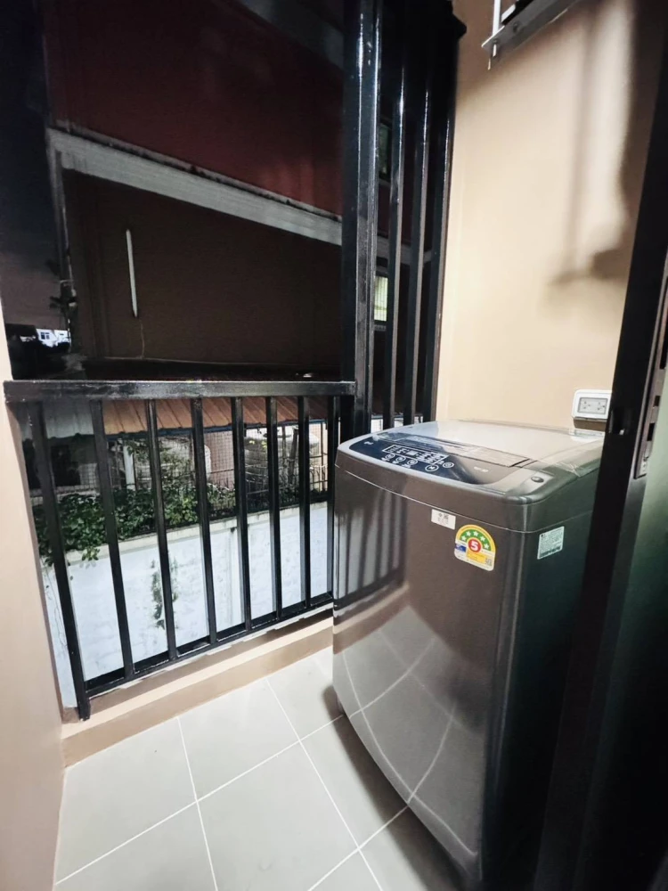 For rent: Alive Sukhumvit 76, 2nd floor, fully furnished unit, very livable. Book now! (Hurry!)