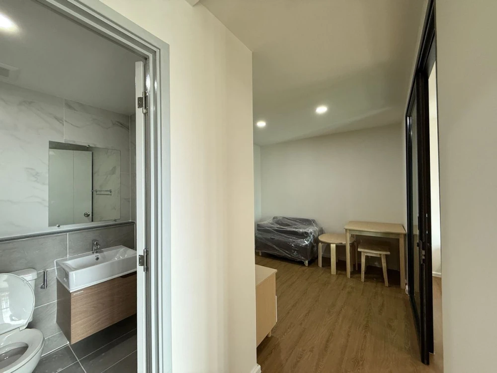For rent: Alive Sukhumvit 76, 7th floor, nice room, fully furnished, reserve now.