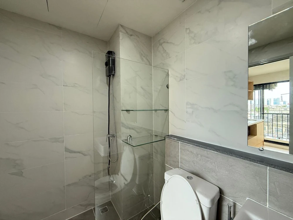 For rent: Alive Sukhumvit 76, 7th floor, nice room, fully furnished, reserve now.