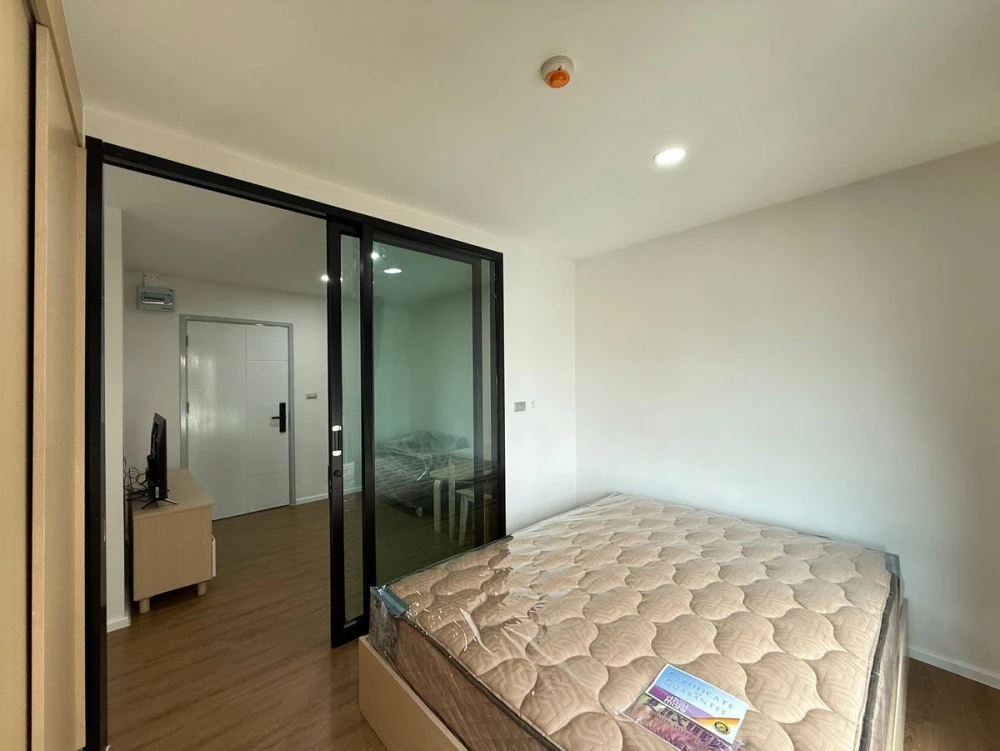 For rent: Alive Sukhumvit 76, 7th floor, nice room, fully furnished, reserve now.