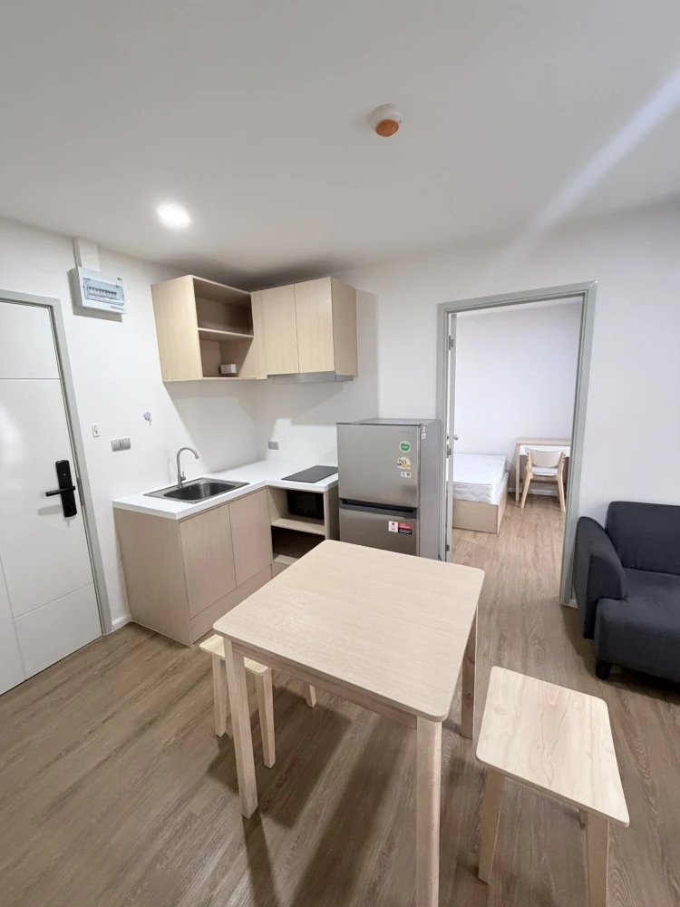 For rent: Alive Sukhumvit 76, a nice room on the 3rd floor, fully furnished and equipped with appliances. Reserve now!