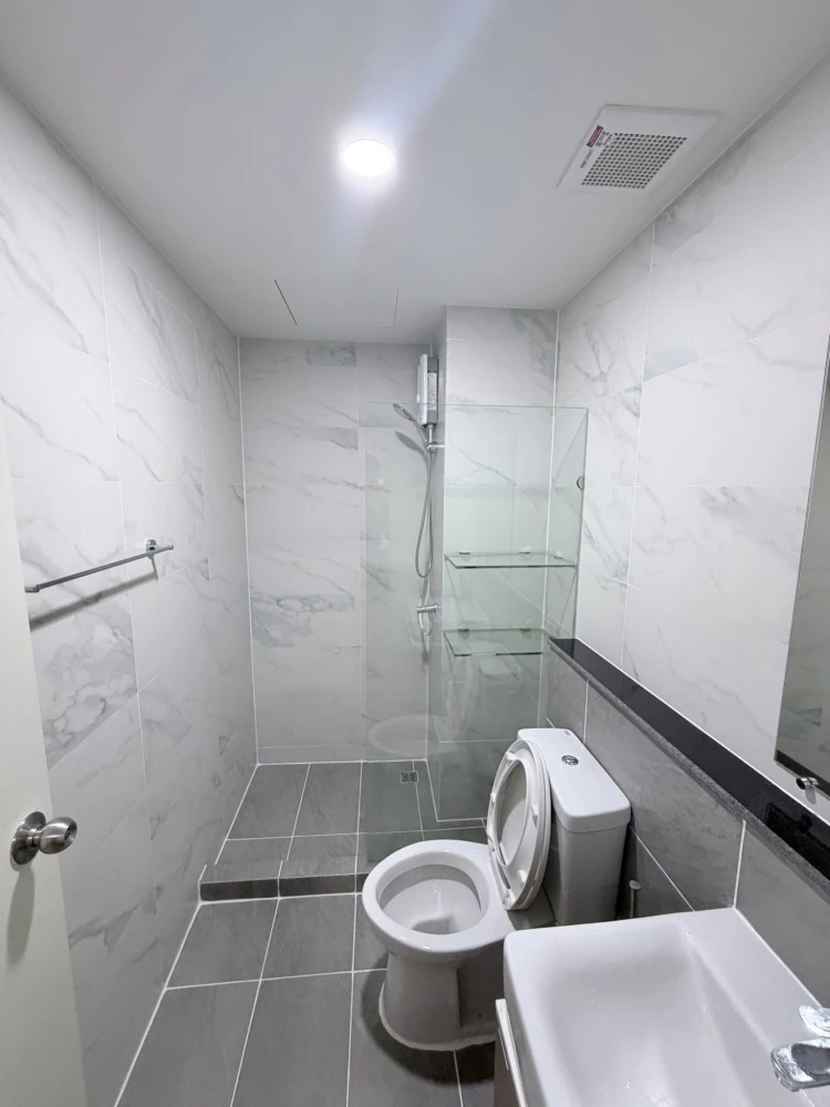 For rent: Alive Sukhumvit 76, a nice room on the 3rd floor, fully furnished and equipped with appliances. Reserve now!