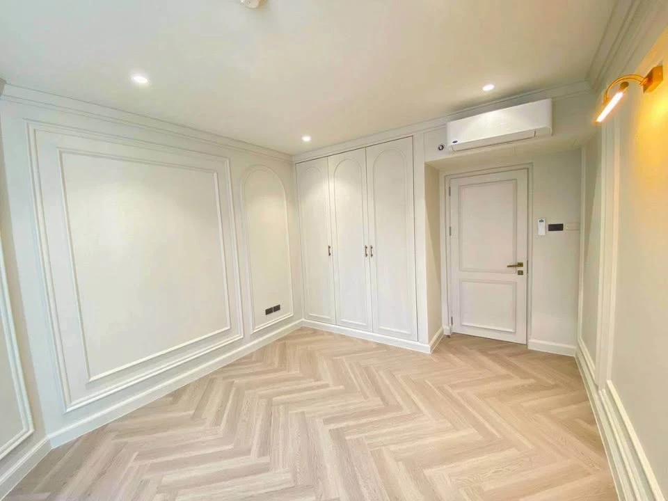 For rent: All Seasons Mansion, 3 bedrooms, 3 bathrooms, very spacious. Book now before it's gone!