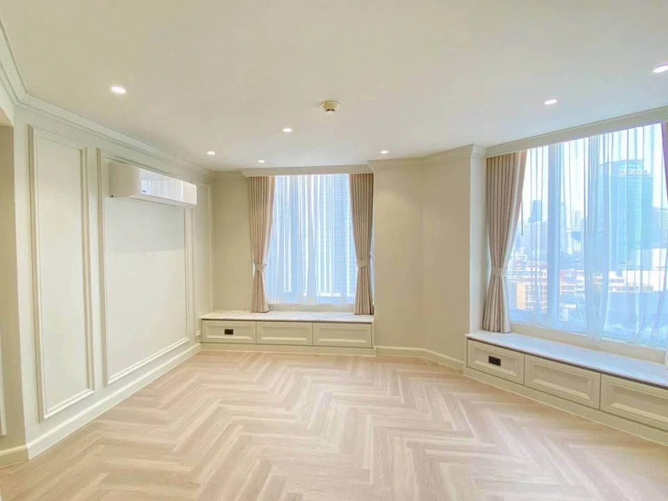 For rent: All Seasons Mansion, 3 bedrooms, 3 bathrooms, very spacious. Book now before it's gone!