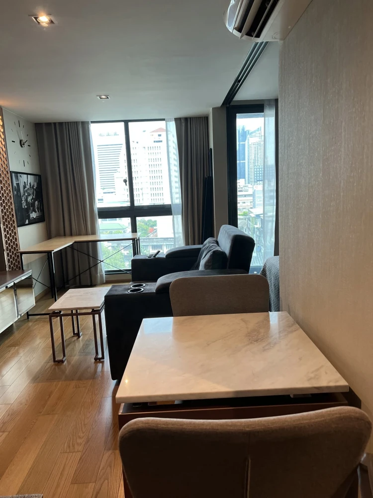 For rent: Altitude Define, corner unit, less crowded, fully furnished, in a prime location. Book now!