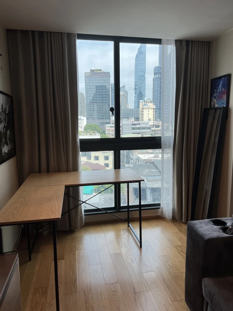 For rent: Altitude Define, corner unit, less crowded, fully furnished, in a prime location. Book now!