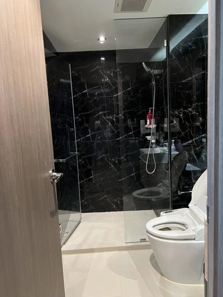 For rent: Altitude Define, corner unit, less crowded, fully furnished, in a prime location. Book now!