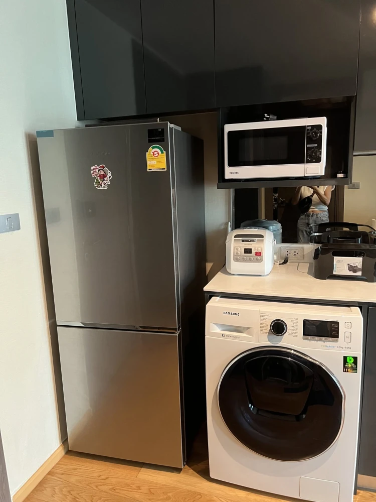 For rent: Altitude Define, corner unit, less crowded, fully furnished, in a prime location. Book now!