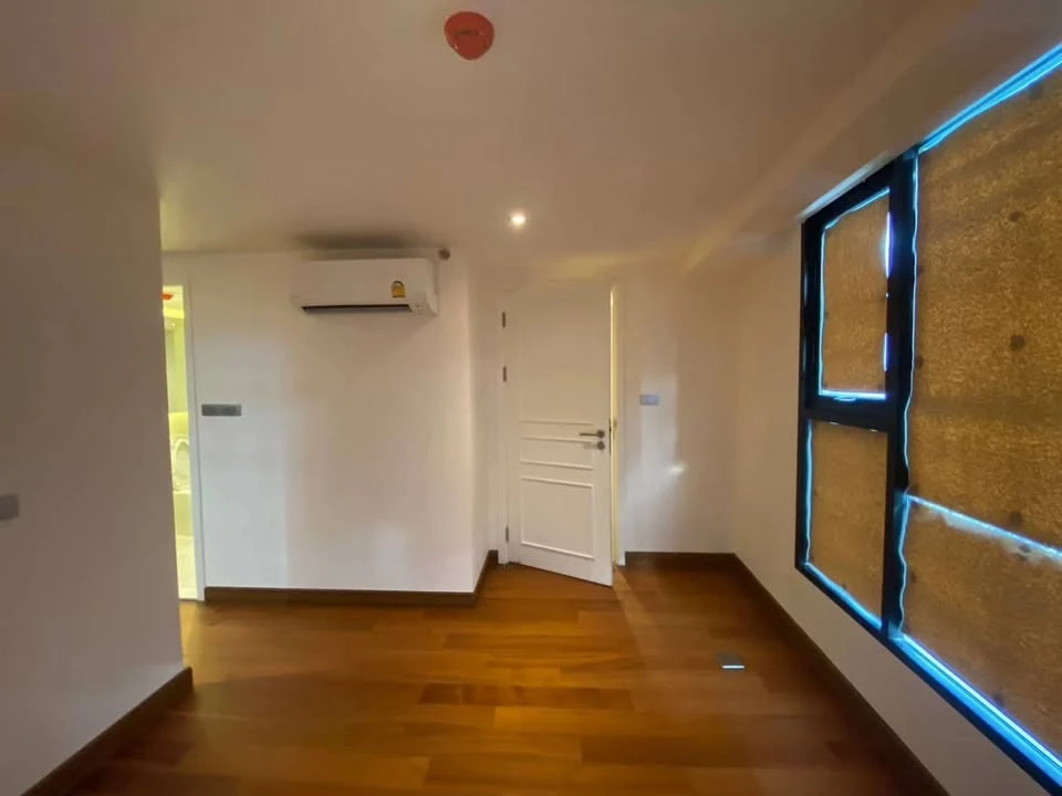 For rent: Altitude Symphony Charoenkrung-Sathorn, 2-storey room type, 3 bedrooms, 2 bathrooms, plenty of usable space, hurry up and grab it!
