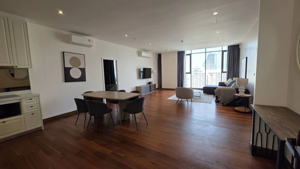 For rent: Altitude Symphony Charoenkrung–Sathorn, high floor unit, spacious and comfortable, fully furnished. Book now!