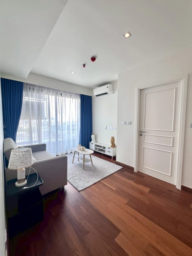 For rent: Altitude Symphony Charoen Krung, ready to move in, fully furnished, reserve now.