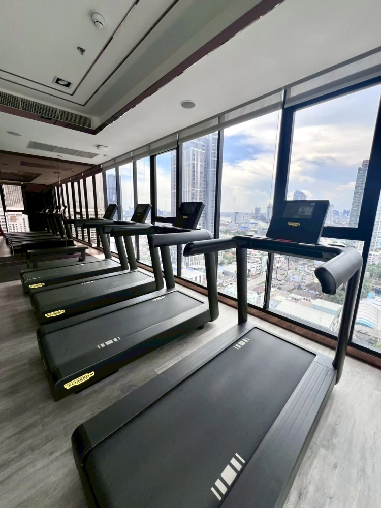 For rent: Altitude Symphony Charoen Krung, ready to move in, fully furnished, reserve now.