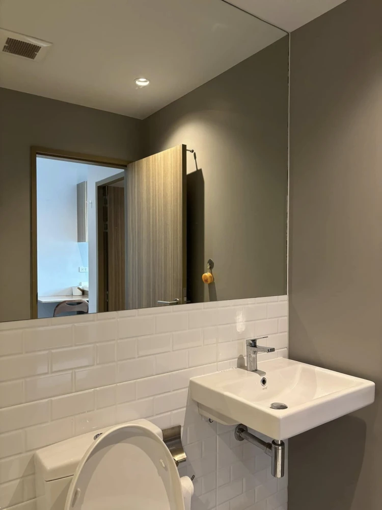 For rent: Altitude Unicorn Sathorn - Tha Phra, 1 bedroom, 1 bathroom, decorated in a controlled tone, fully equipped with facilities, book now.